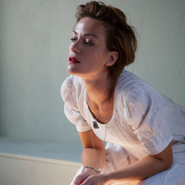 Charlotte Brandi hat ein neues Album "An den Alptraum" Charlotte Brandi hat ein neues Album "An den Alptraum"