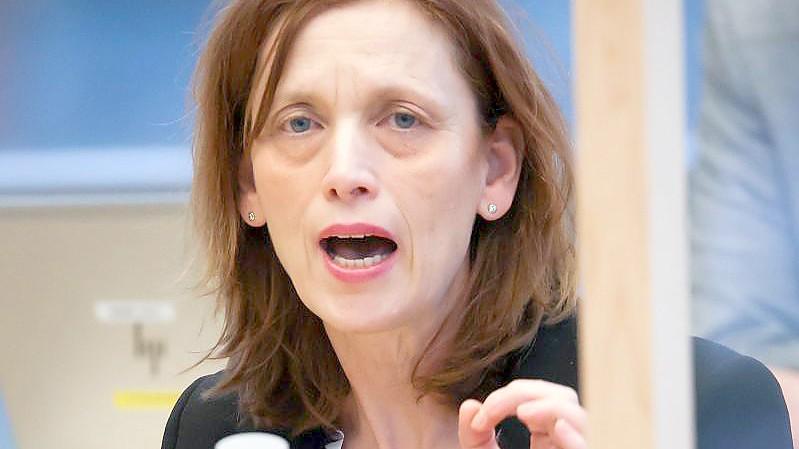CDU-Kreisverband fordert den Parteiausschluss der CDU-Bundesvize Karin Prien CDU-Kreisverband fordert den Parteiausschluss der CDU-Bundesvize Karin Prien