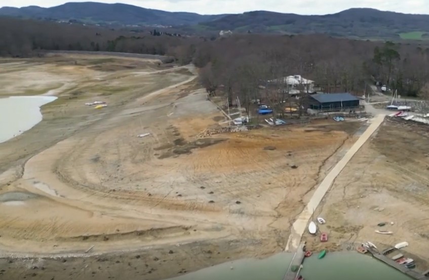 Montbelsee: Dieser einst blühende See ist so gut wie ausgetrocknet