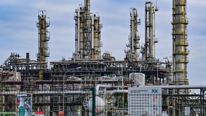 Bauindustrie befürchtet steigende Kosten beim Straßenbau wegen des Stopps von russischem Öl