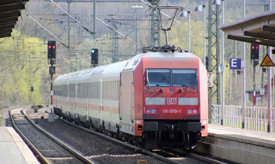 Bahnreisende müssen sich am Freitag erneut nach Alternativen umsehen