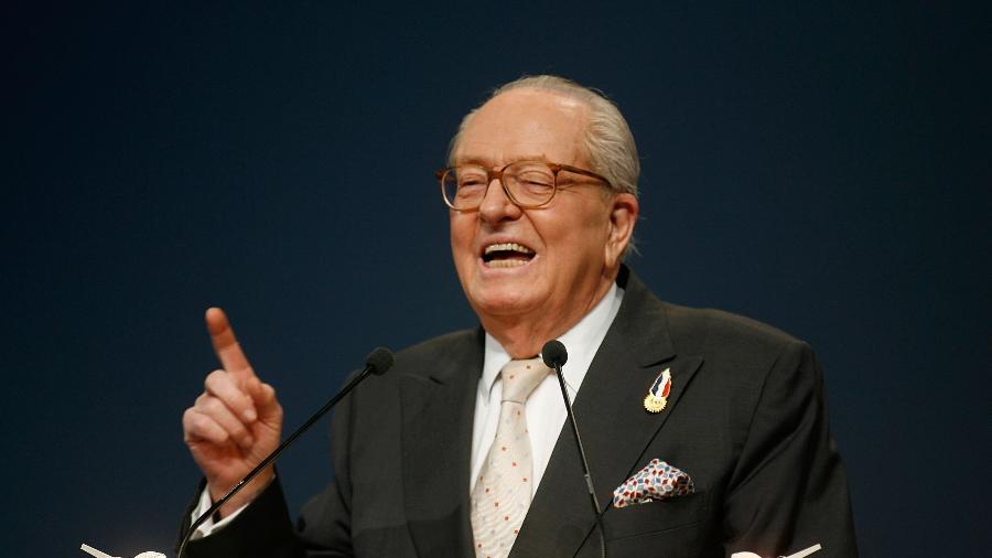 Der französische ehemalige Parteivorsitzende der extremen Rechten Jean-Marie Le Pen wurde ins Krankenhaus eingeliefert