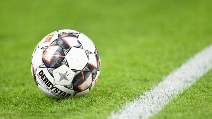 Bei Schlägerei nach Fußballspiel erleidet Teenager lebensgefährliche Verletzungen