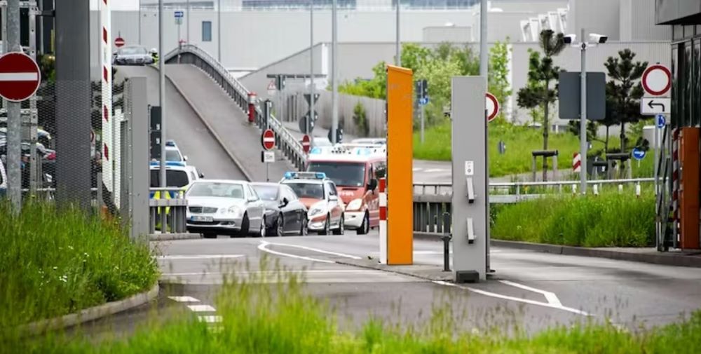 Nach einer Schießerei in der Mercedes-Fabrik in Sindelfingen wurde ein Verdächtiger festgenommen