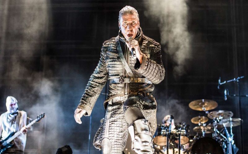 Sänger der Band Rammstein wird vorgeworfen Fans für Sex zu rekrutieren Sänger der Band Rammstein wird vorgeworfen Fans für Sex zu rekrutieren