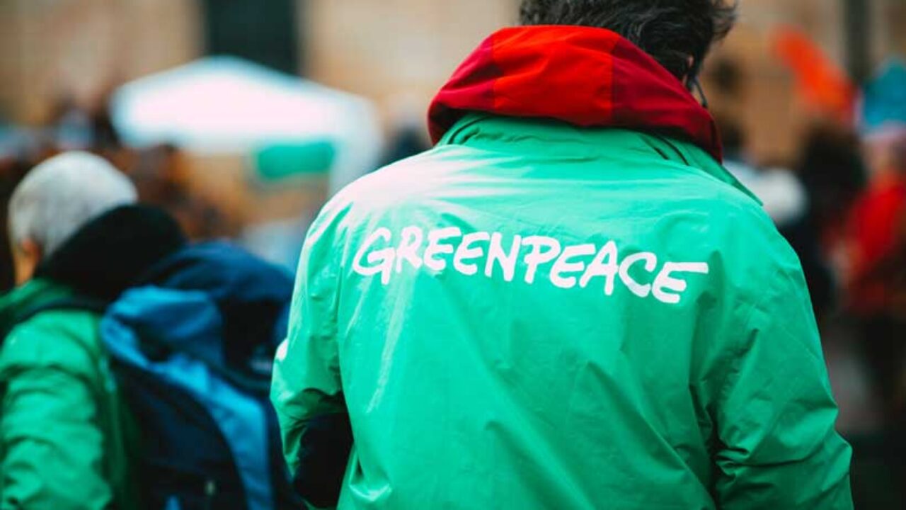 Laut Greenpeace ist Fliegen in Europa bis zu 30-mal günstiger als mit der Bahn