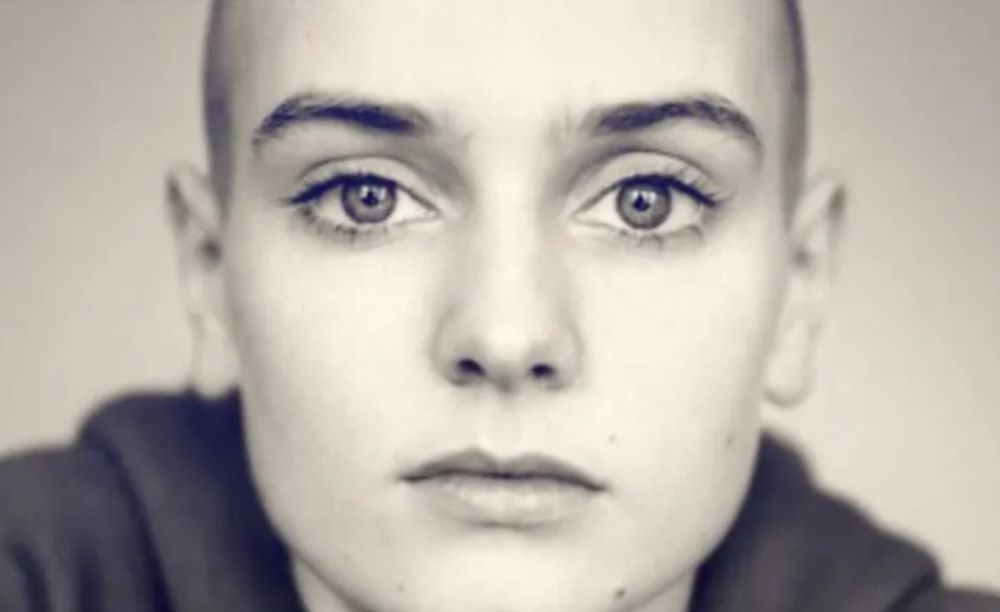 Sinead O'Connor eine begabte und provokante irische Singer-Songwriterin ist im Alter von 56 Jahren gestorben Sinead O'Connor eine begabte und provokante irische Singer-Songwriterin ist im Alter von 56 Jahren gestorben