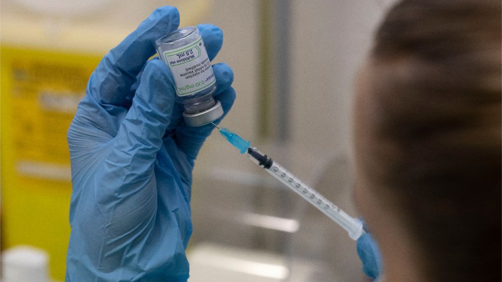 Amerikaner können  einen aktualisierten COVID-19-Impfstoff erhalten