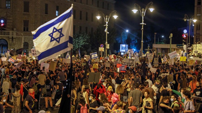 Hunderttausend Israelis haben gegen den umstrittenen Umbau der Justiz demonstriert Hunderttausend Israelis haben gegen den umstrittenen Umbau der Justiz demonstriert