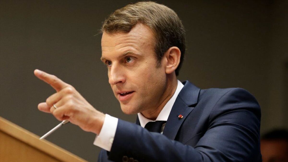 Frankreich in höchster Alarmbereitschaft nachdem mutmaßlicher radikaler Islamist einen Lehrer getötet hat