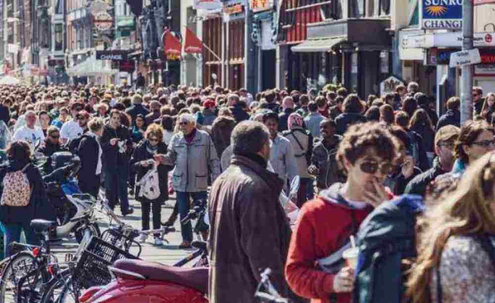 Amsterdam begrüßt den Rückgang des lästigen Tourismus