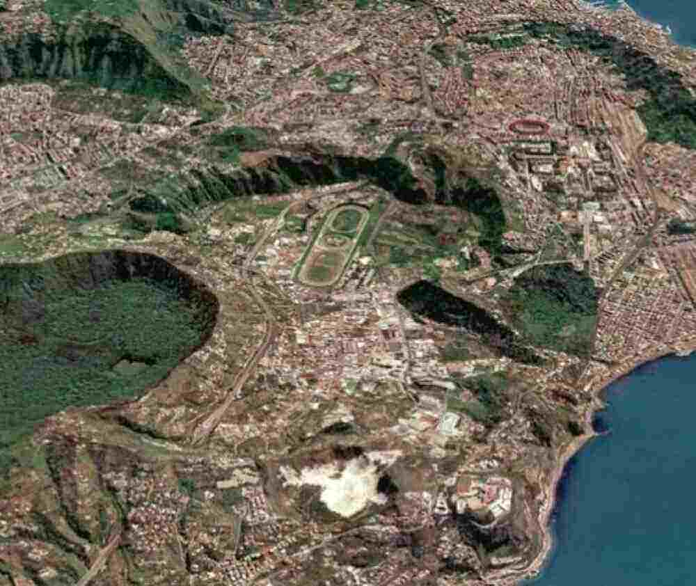 Die Gefahr im Boden - Neapel in Sorge vor Supervulkan