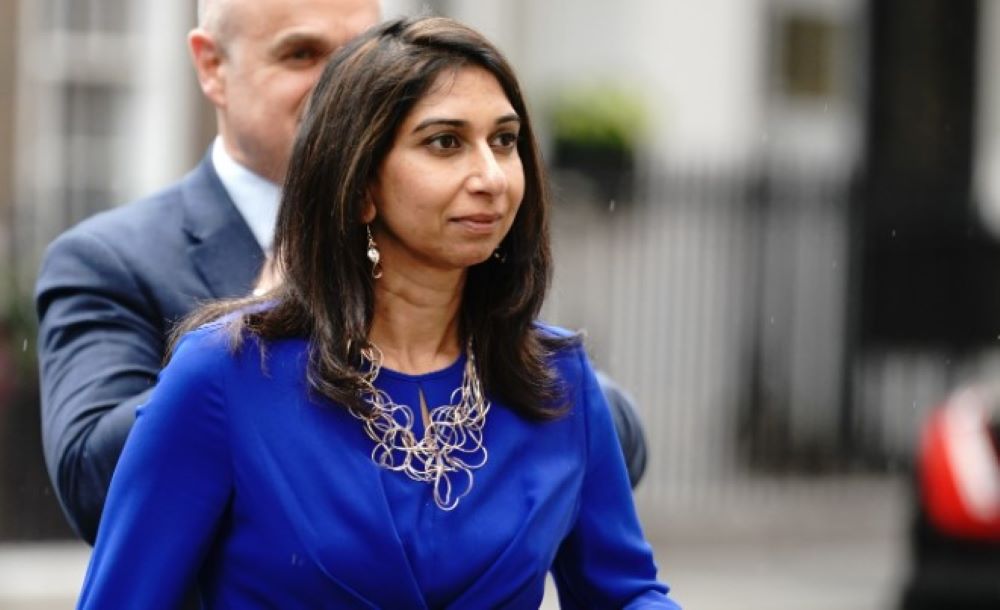 Suella Braverman wurde entlassen nachdem sie sich über die Überwachung von Protesten geäußert hatte