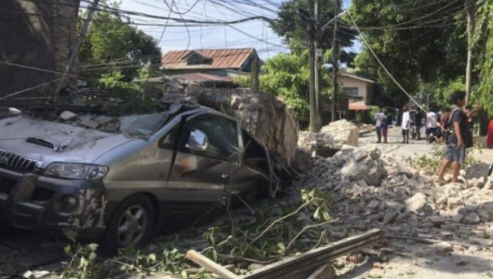 Nach einem Erdbeben der Stärke 6,8 auf den Philippinen