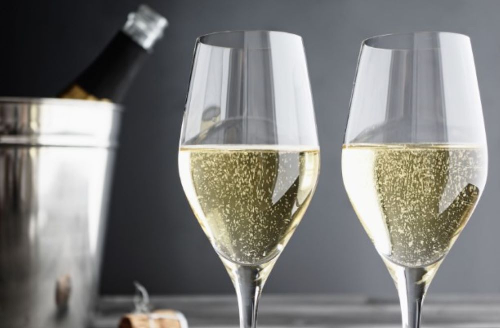 Franzosen sparen dieses Weihnachten an Champagner