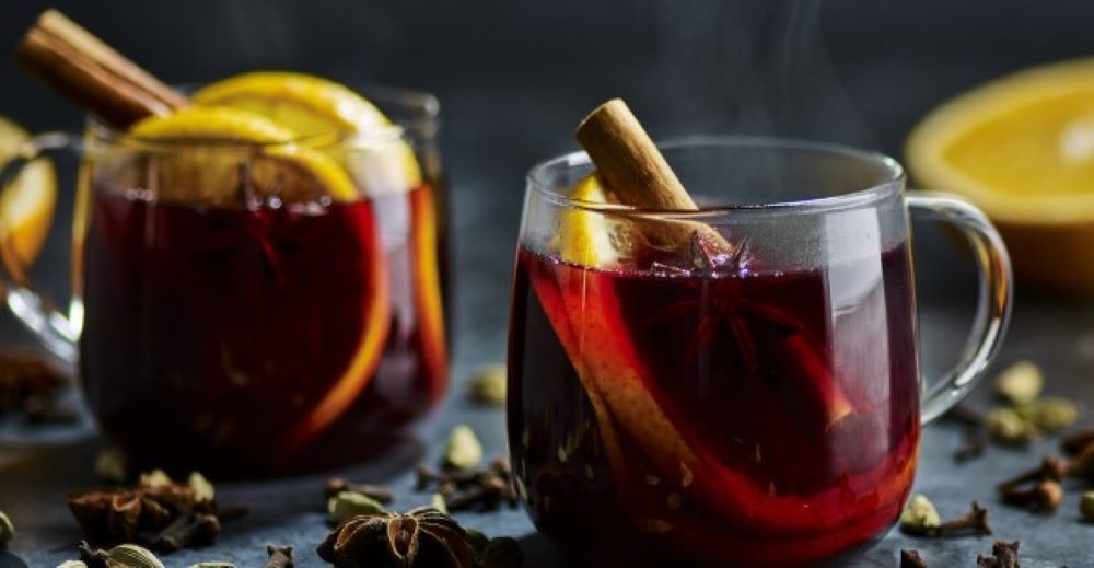 Glühwein-Alternativen: Winterliche Rezepte aus aller Welt