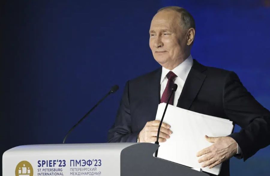 Putin kandidiert erneut für russisches Präsidentenamt Putin kandidiert erneut für russisches Präsidentenamt