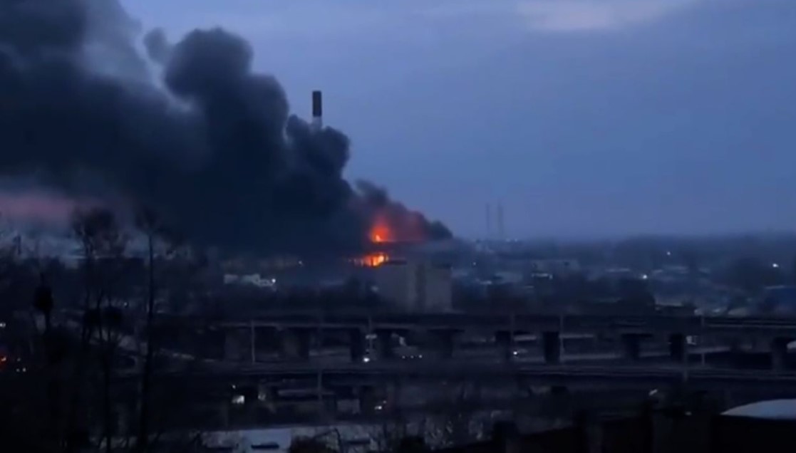 Russische Raketen zerstören Hotel in Charkiw