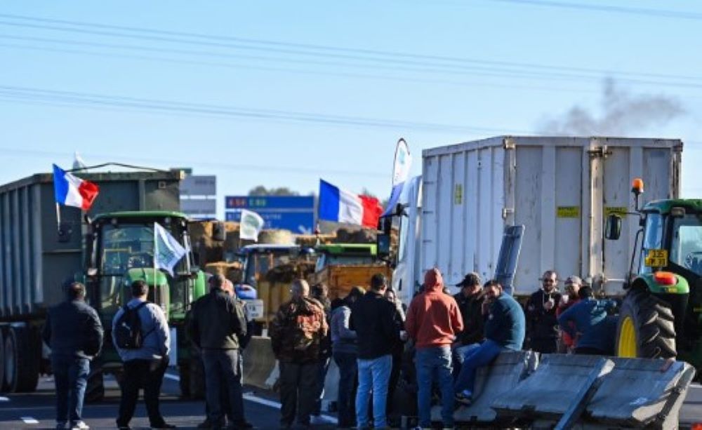 Hunderte von Traktoren bringen die Not der Landwirte auf einen EU-Gipfel