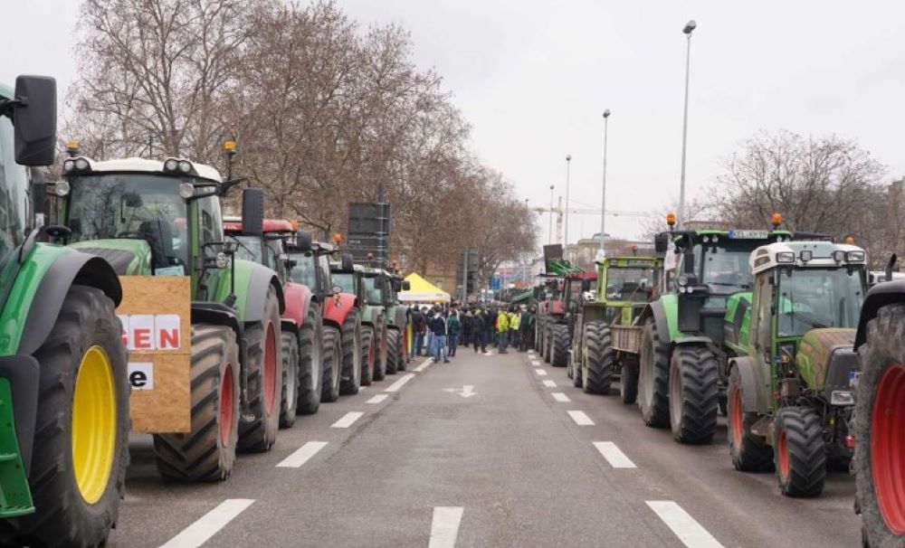 Landwirte blockieren wichtige Straßen zwischen Belgien und den Niederlanden