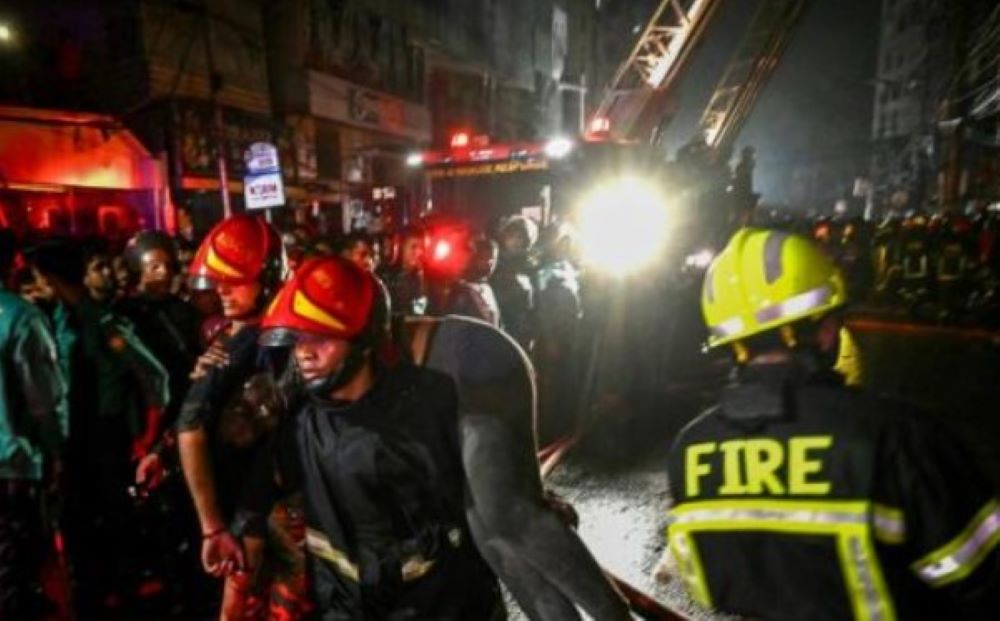 Bei einem Brand in Bangladesch sind mindestens 43 Menschen ums Leben gekommen