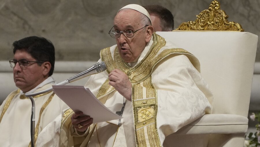 Papst verkündet Osterbotschaft und den Segen "Urbi et Orbi"
