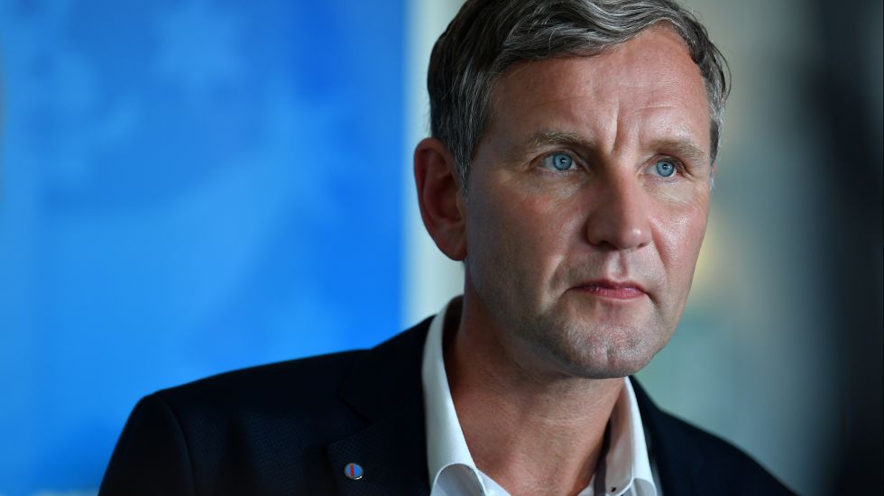 Thüringens AfD-Chef Höcke wegen Verwendens von NS-Parole vor Gericht Thüringens AfD-Chef Höcke wegen Verwendens von NS-Parole vor Gericht