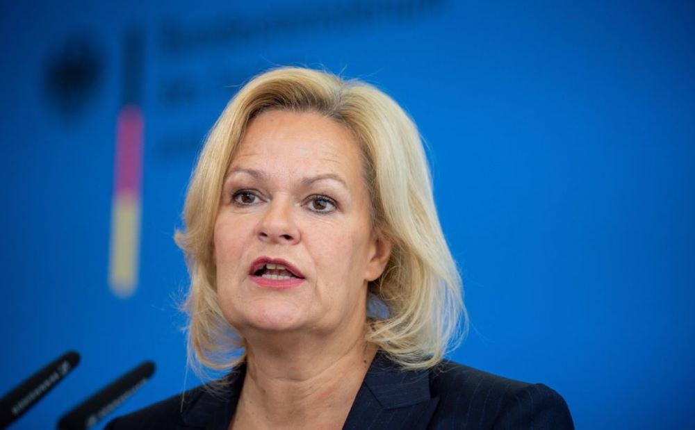 Bundesinnenministerin Nancy Faeser wird bei einer Sondersitzung über die Folgen des Angriffs auf den SPD-Politiker beraten Bundesinnenministerin Nancy Faeser wird bei einer Sondersitzung über die Folgen des Angriffs auf den SPD-Politiker beraten