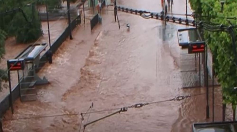  Saarland: Heftige Regenfälle und Überschwemmungen - Eine Herausforderung für Solidarität und Einsatzbereitschaft