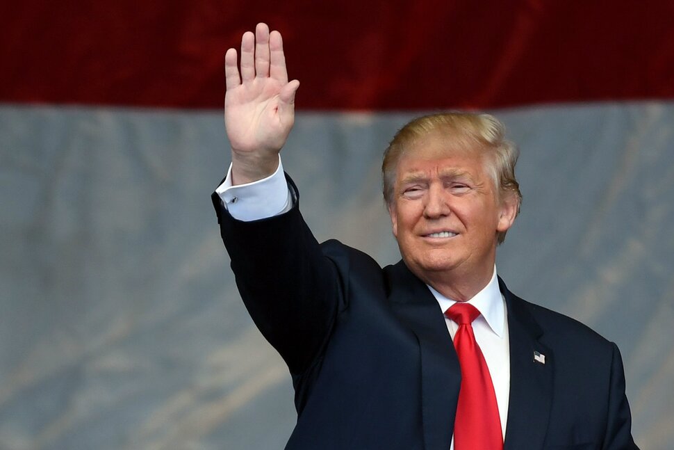Politische Manöver: Trumps Strategie hinter den Kulissen der Vizekandidatenwahl Politische Manöver: Trumps Strategie hinter den Kulissen der Vizekandidatenwahl