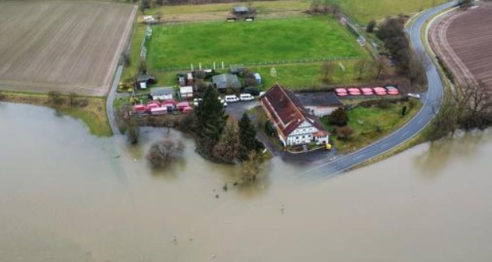 Hochwasserlage in Bayern und Baden-Württemberg spitzt sich zu Hochwasserlage in Bayern und Baden-Württemberg spitzt sich zu