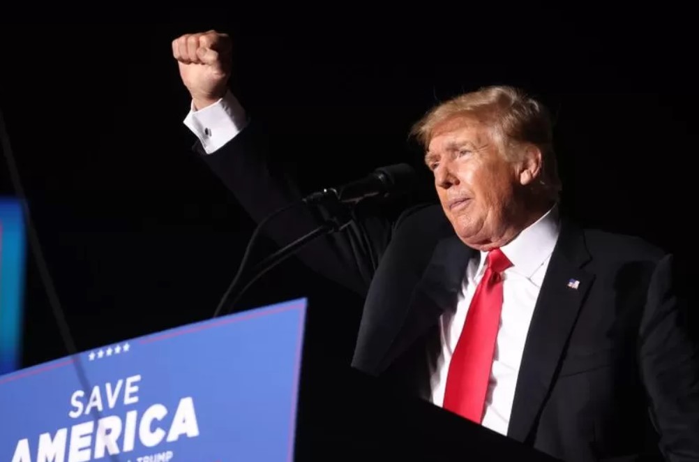 Trumps unerschütterlicher Geist: Ein Präsident, der nicht nachgibt Trumps unerschütterlicher Geist: Ein Präsident, der nicht nachgibt